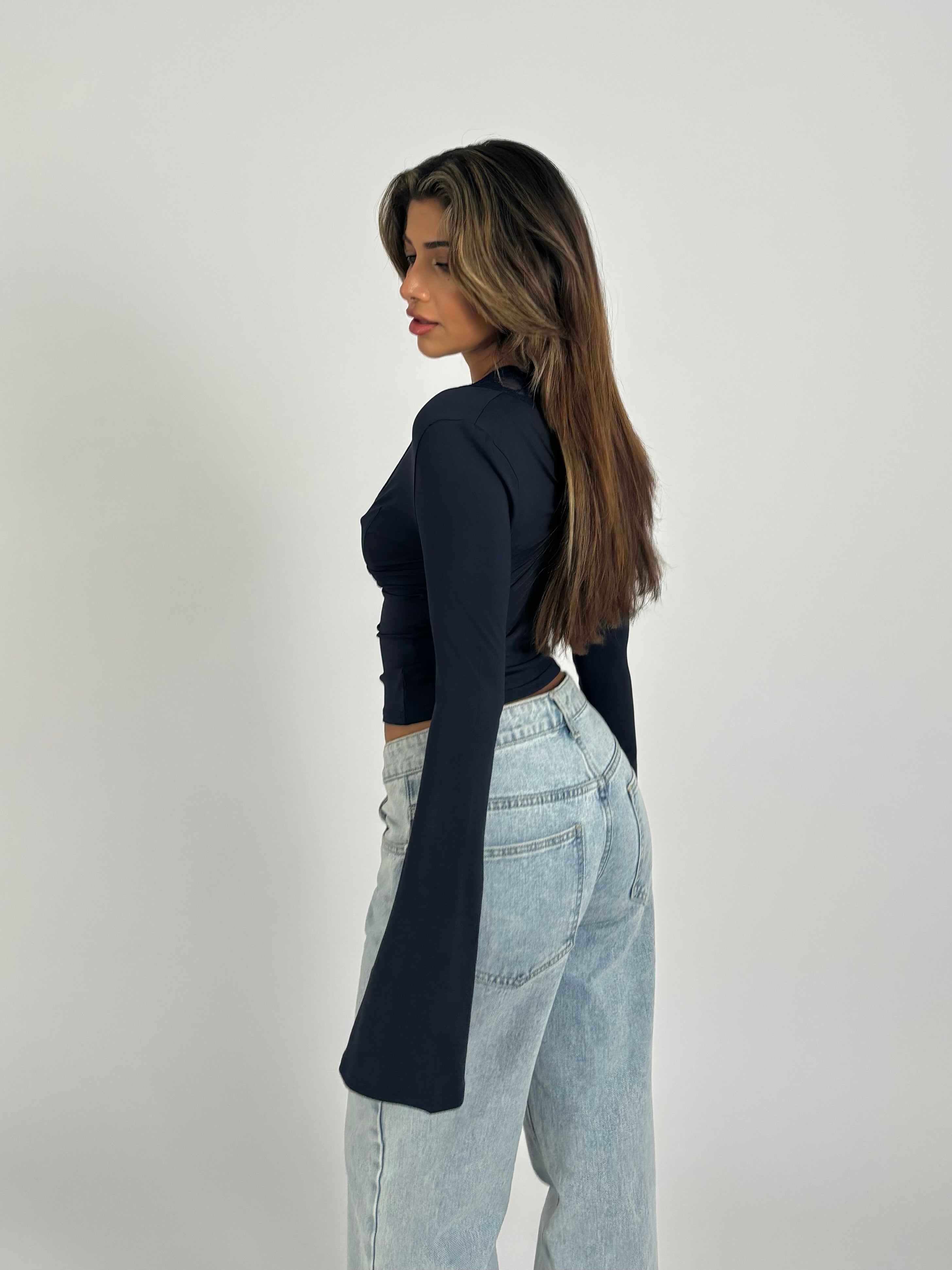 CLARA | Topp i spets