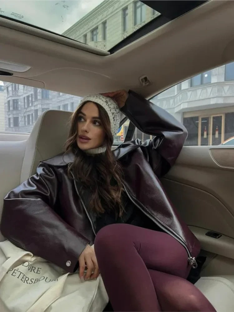 Nola | Elegant Skinnjacka med Luksuriösa Detaljer på Axlarna