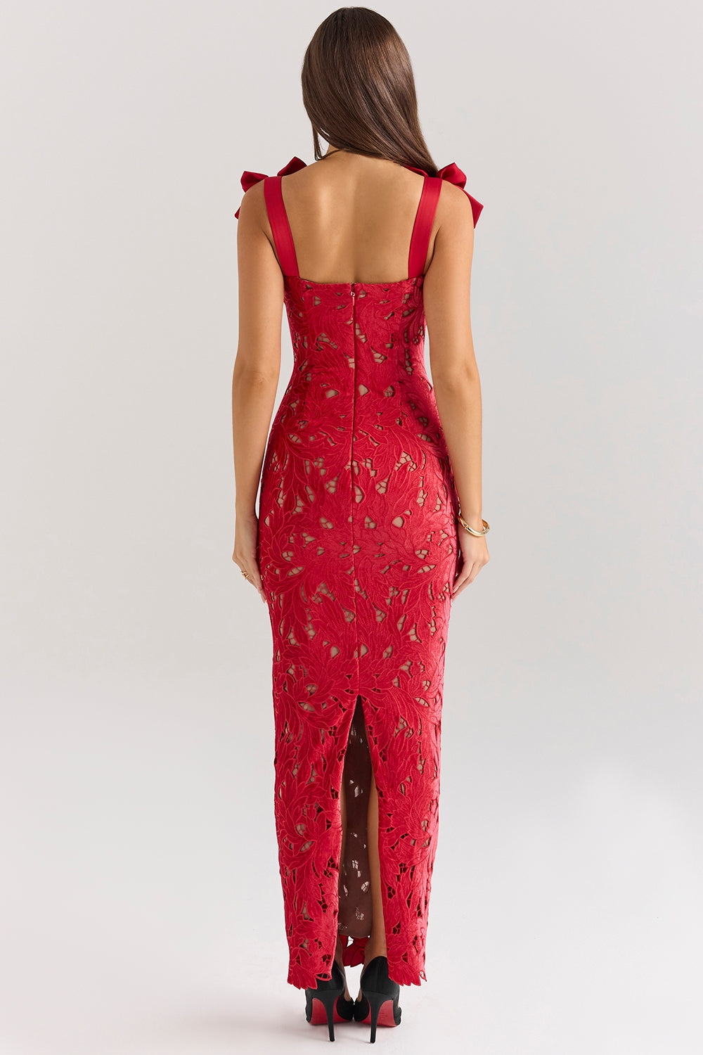 Caroline – Svart maxiklänning i sammet och spets