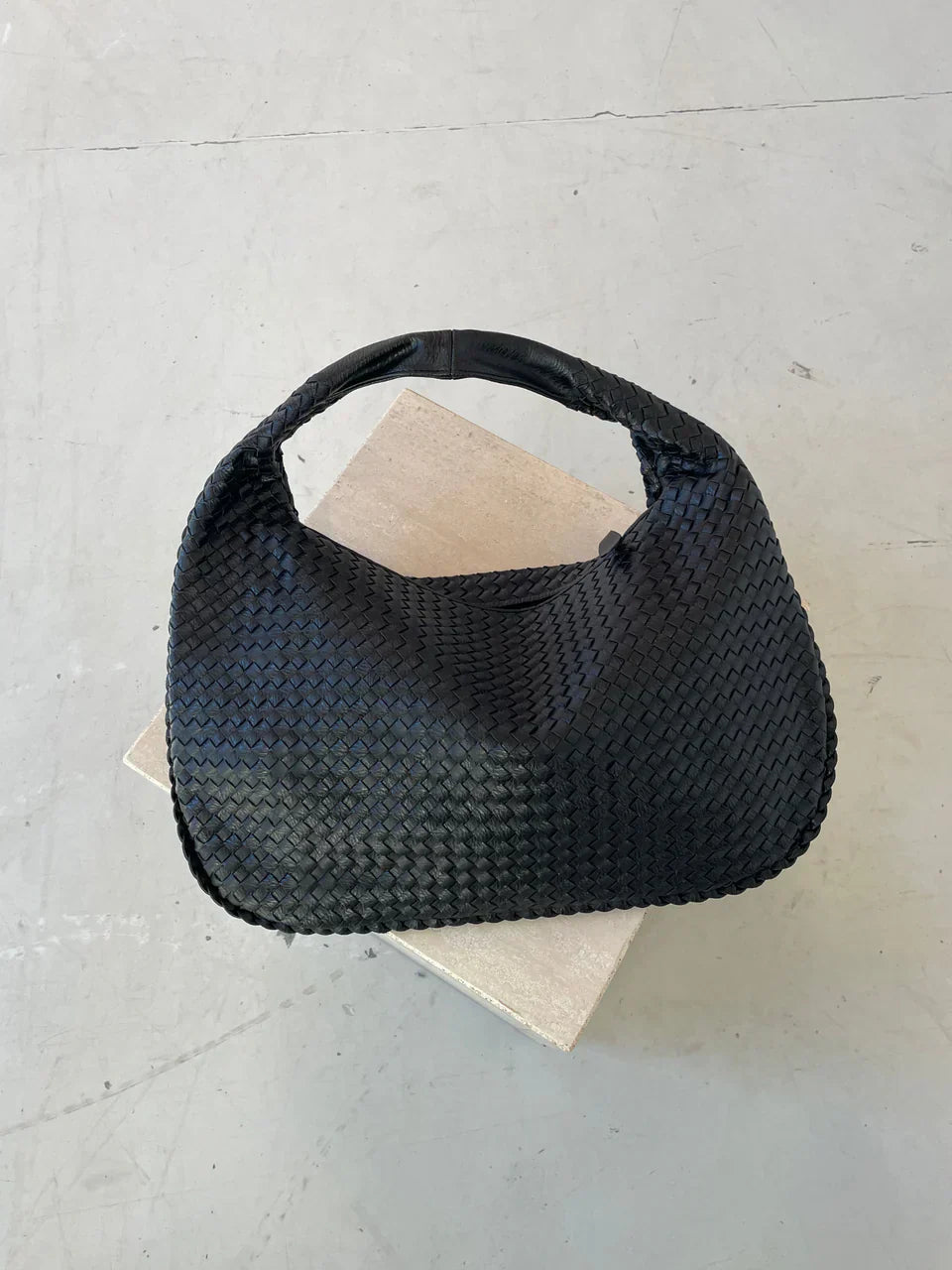 Jade – Luksuriös flätad handväska