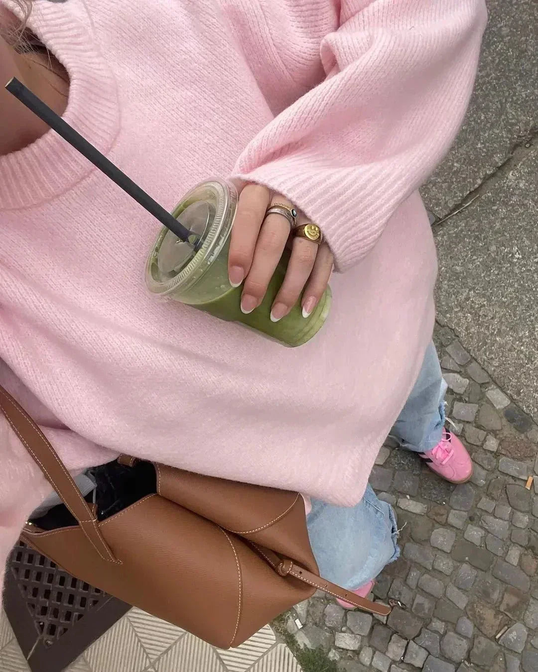 CLAIRE | PULLOVER MED LÅNGA ÄRMAR I ROSA